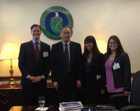 Nathan Damweber '13, Sec. Steven Chu, and UC Berkeley classmates Eileen Hayes, and Sydney Glassman.