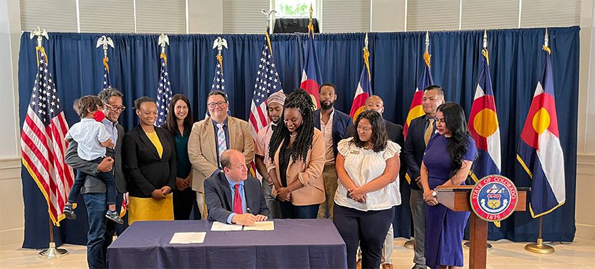 colorado_gov_signing