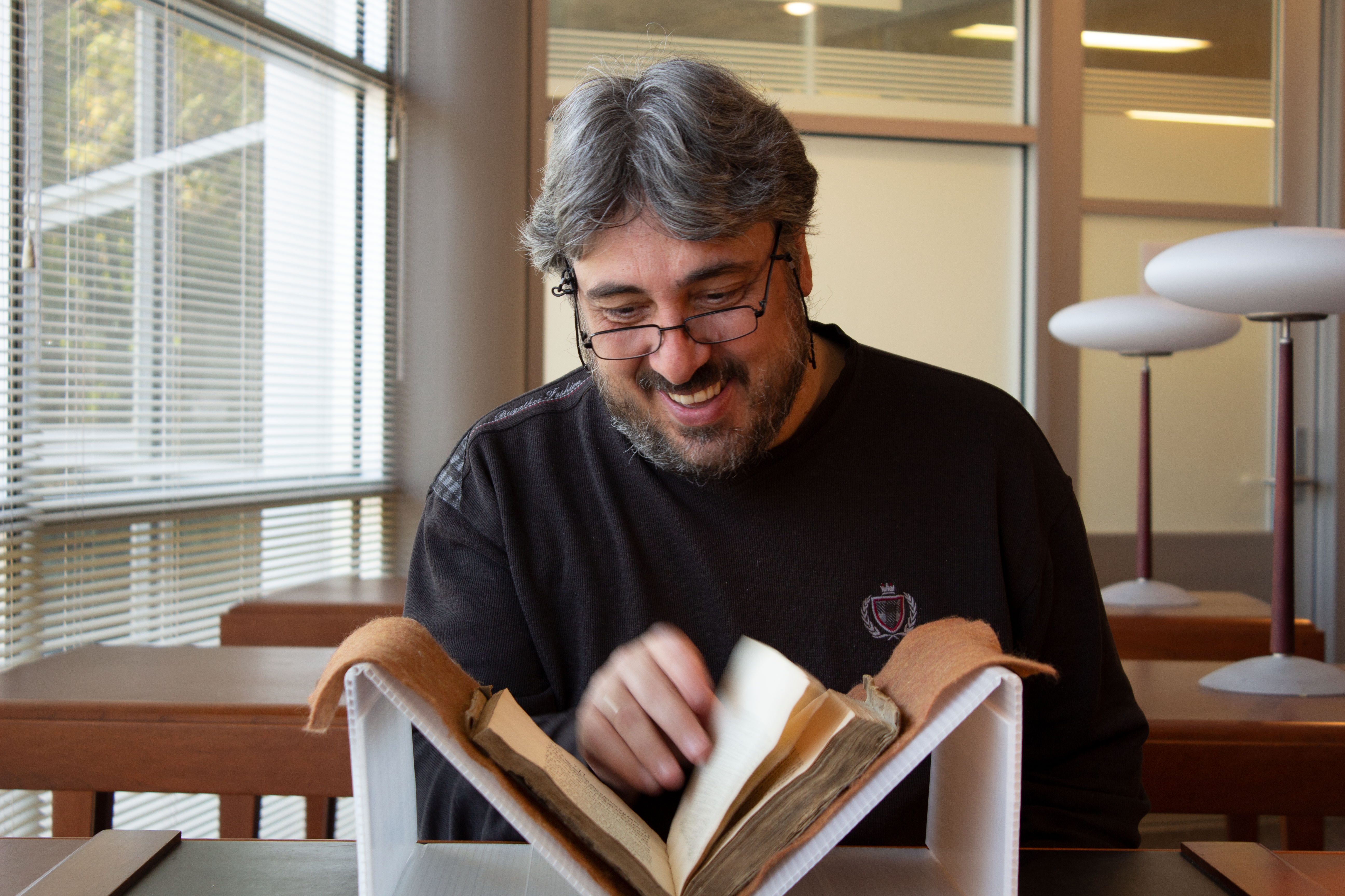 Dimitris Stamatopoulos reading the Hexabiblos